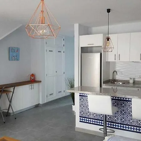Apartamento Con Terraza Y Piscina C *